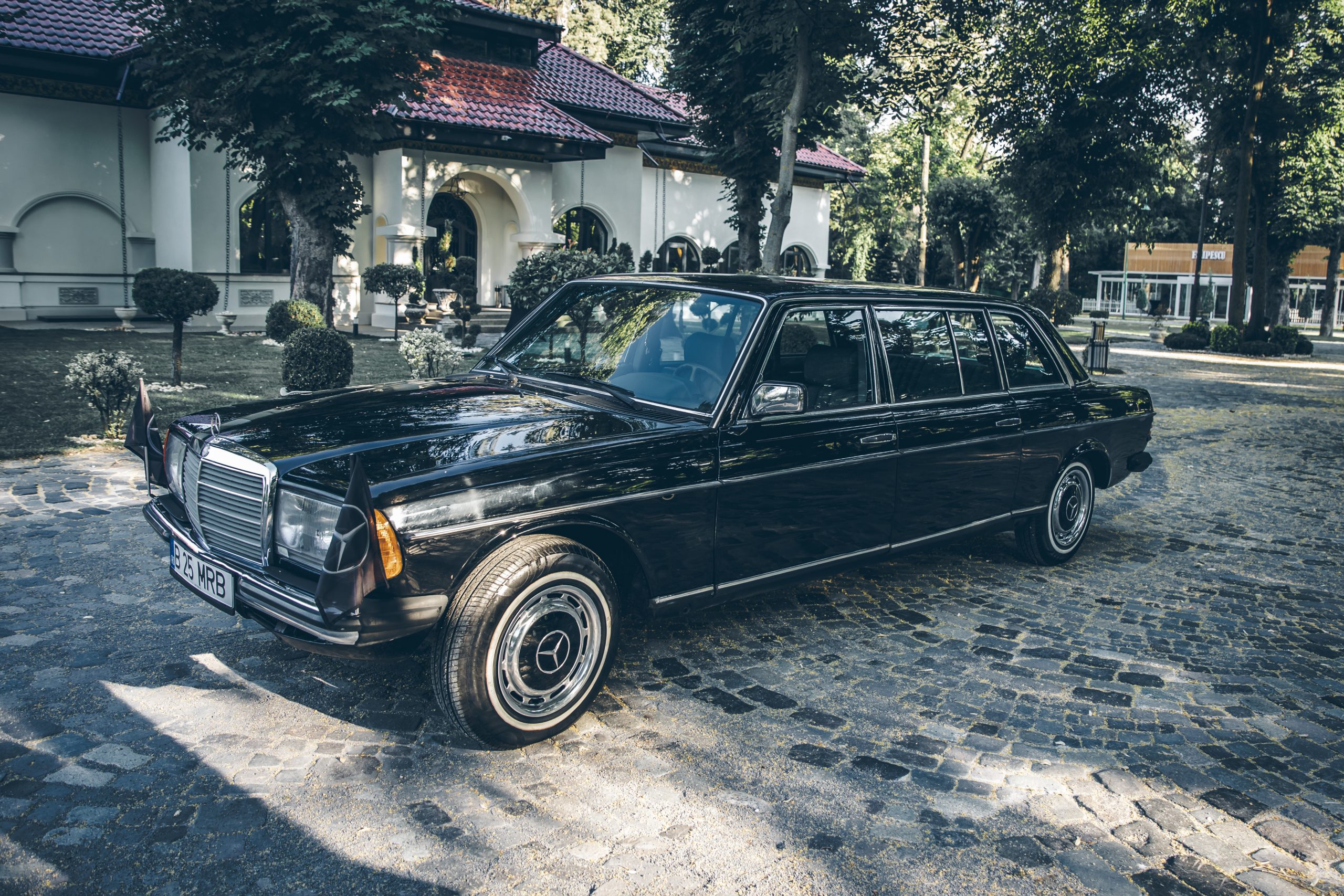 Limuzina Mercedes Pullman - pentru nunti si evenimente